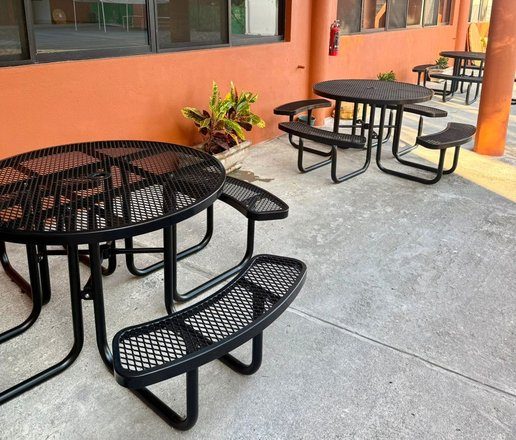 Mesas de exterior en una terraza