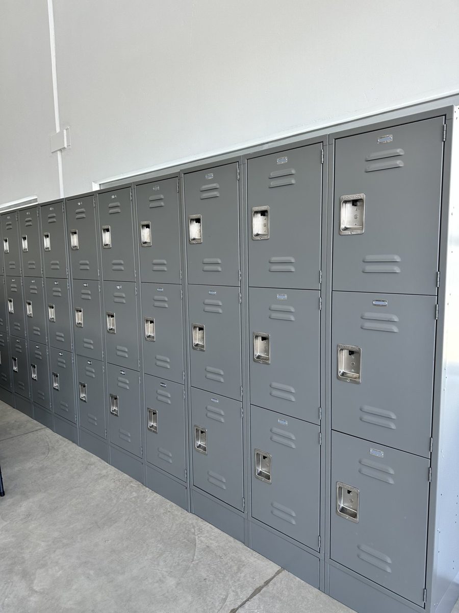 Lockers instalados en el comedor de una planta